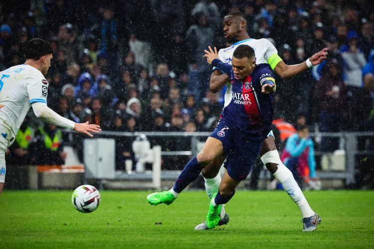 转折点！塞维利亚豪取连胜，法甲赛后攻防权衡，压力陡增，更衣室氛围转暖的简单介绍-AYX SPORTS