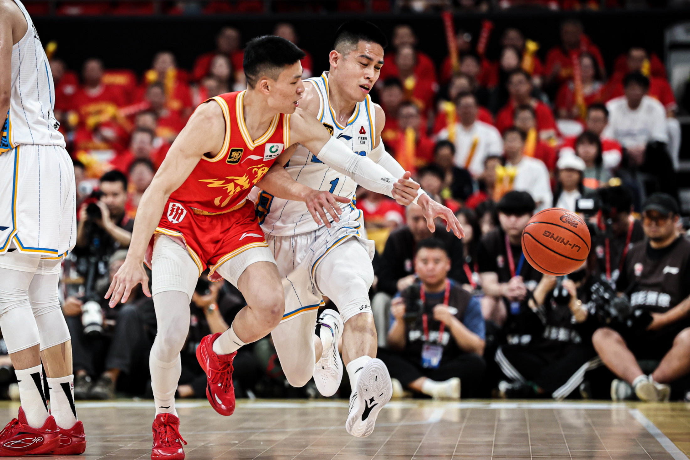 广厦男篮训练开放日，今晨豪取连胜引欢呼，CBA常规赛在即，数据趋势出现新变化的简单介绍-爱游戏平台